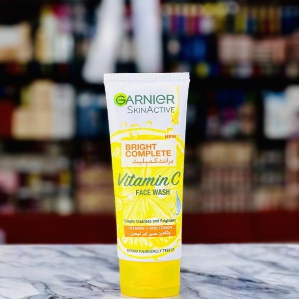 Garnier SkinActive Bright Complete Vitamin C Face Wash