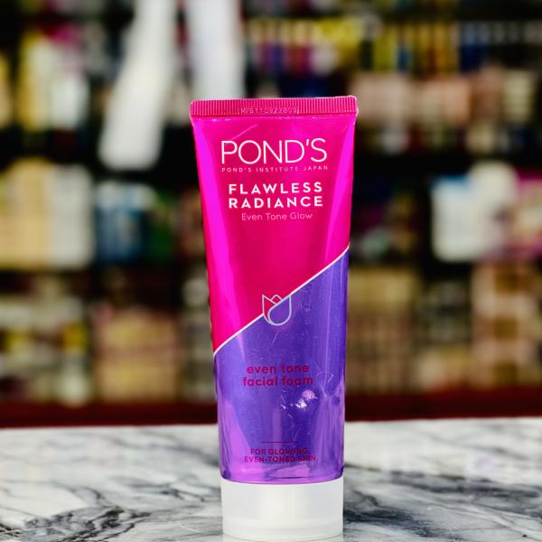 POND'S Flawless Radiance Even Tone Facial Foam