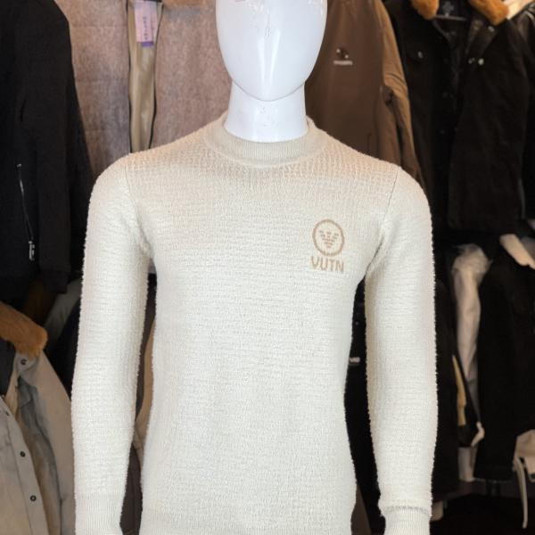 Soft Textured Crew-Neck Sweater (Off-White)